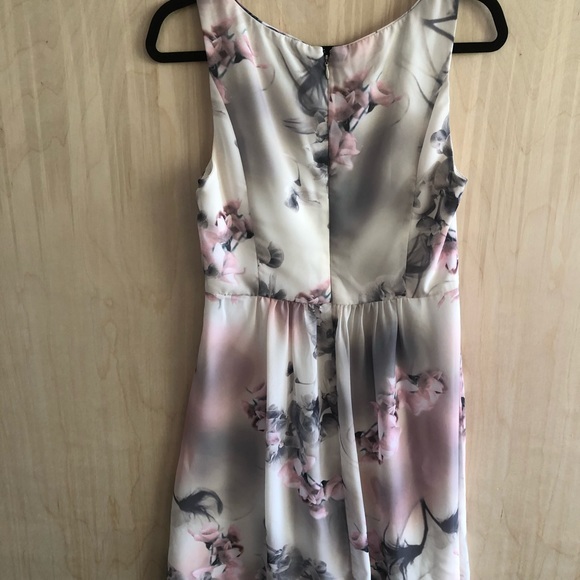 Le Château dress - Picture 5 of 10